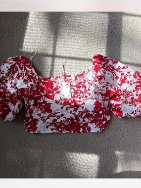 Red Floral Puff-Sleeve Crop Top